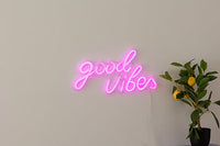 Scritta Led Good Vibes da parete | Rohome