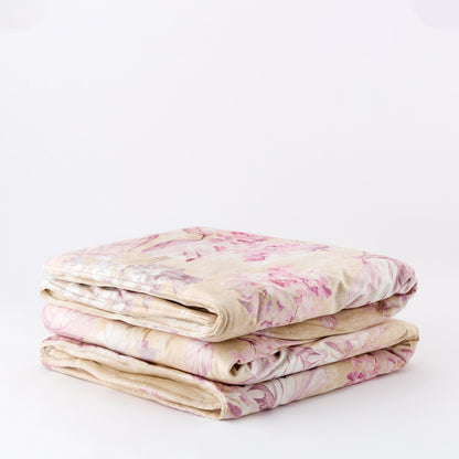 Plaid Perla in velluto con trama fiori rosa | Rohome