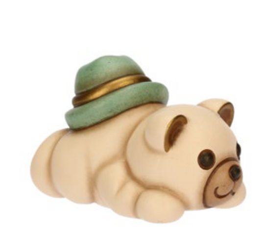 Teddy Thun sdraiato con cappello | Rohome