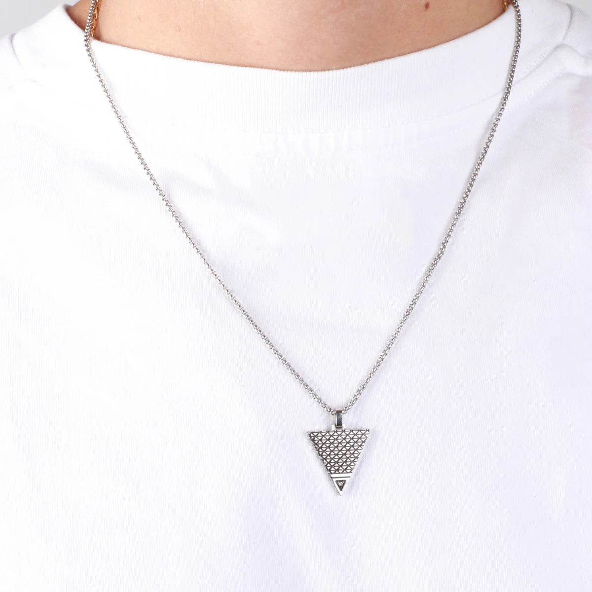 Collana Uomo in Acciaio con triangolo nero | Rohome